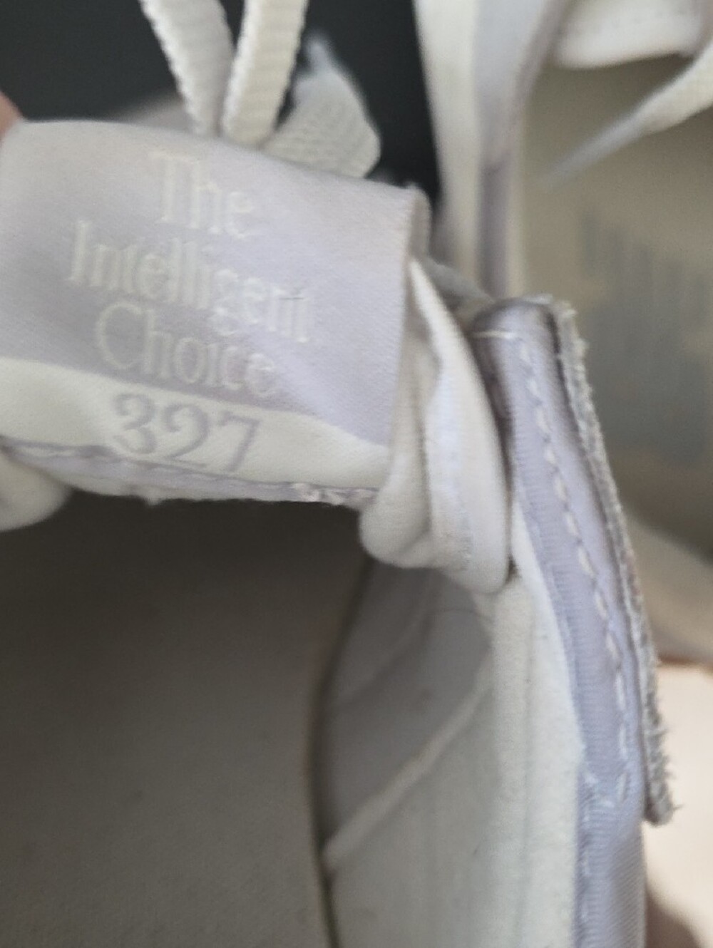 NEW BALANCE 327 Women’s Retro Trainer Sneakers in White and Light Gray - Picture 8 of 9